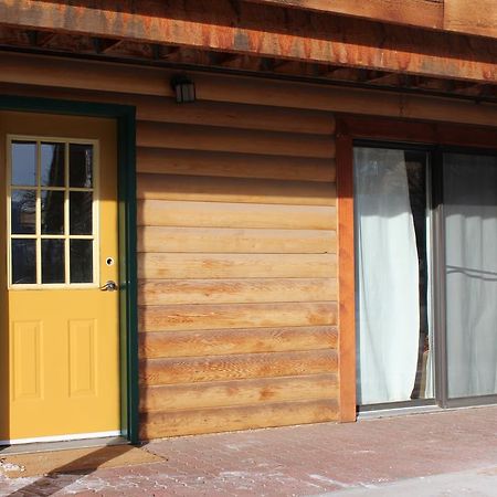 A Gem Inn The Rockies Jasper Ruang foto